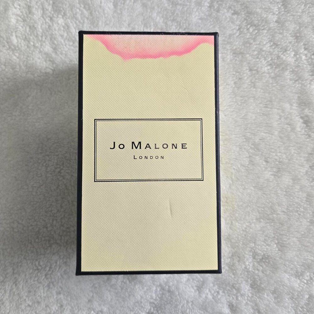 Jo Malone Velvet Rose & Oud - Picture 6 of 7